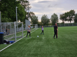 Laatste training S.K.N.W.K. JO11-1JM (partijtje tegen de ouders) van maandag 27 mei 2024 (92/137)